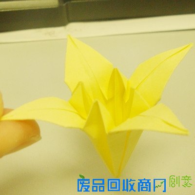 折纸花 美丽百合花折纸手工图解╭★肉丁网