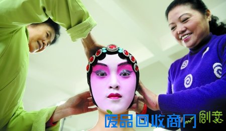 京剧脸谱是咋画出来的？