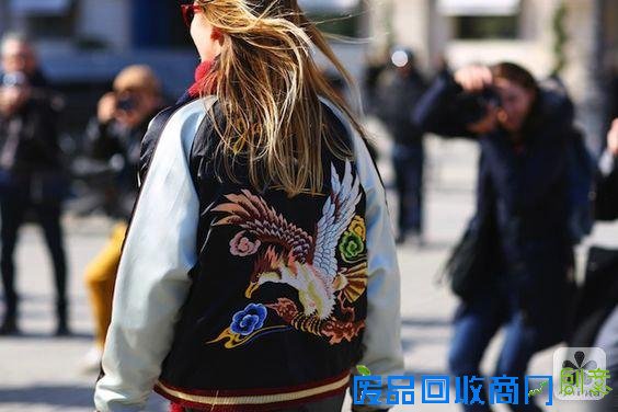 明星潮人都在穿 刺绣夹克REAL RED