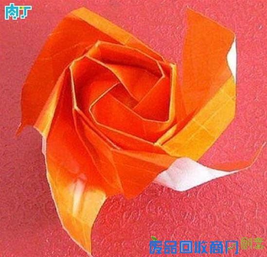 手工DIY一款很逼真折纸玫瑰花的折法图解教程