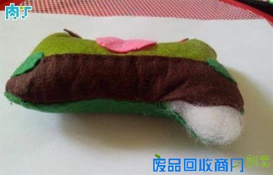 不织布DIY可爱的青蛙鼠标靠垫手工制作教程