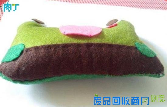 不织布DIY可爱的青蛙鼠标靠垫手工制作教程