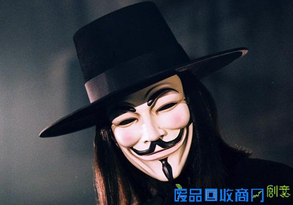戴面具吓人被抓