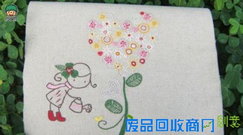 《爱心树》手工刺绣成品及详细绣法分解步骤和图纸