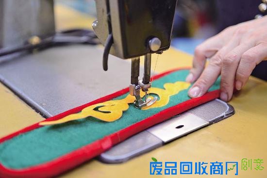 刺绣工艺彰显马具制品的精致细节