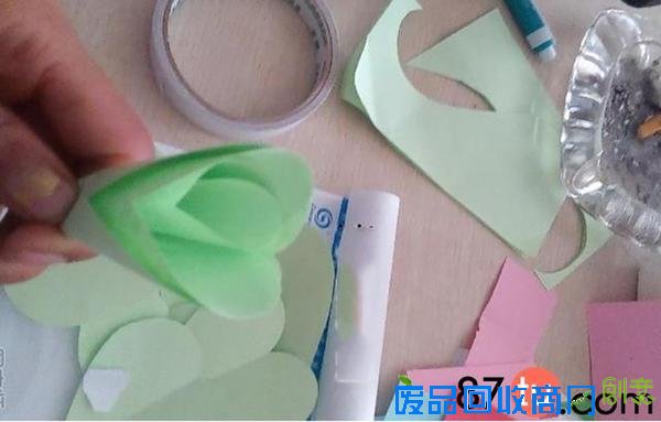 一束五彩缤纷的玫瑰花折纸图解教程