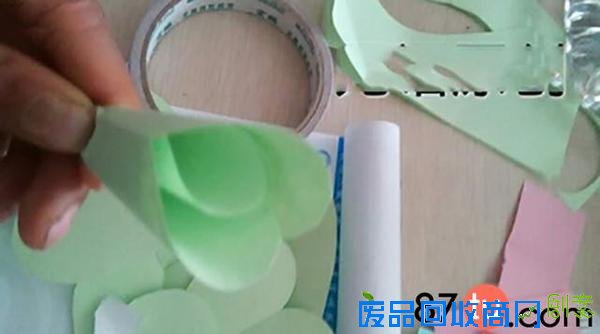 一束五彩缤纷的玫瑰花折纸图解教程