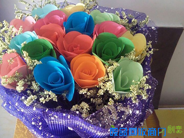 一束五彩缤纷的玫瑰花折纸图解教程
