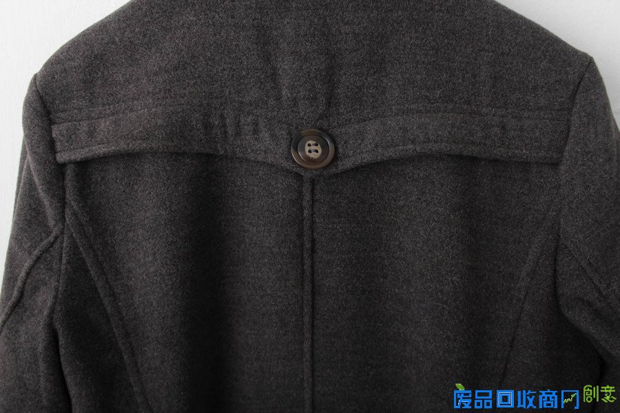 八圆扣附绑绳毛呢风衣外套