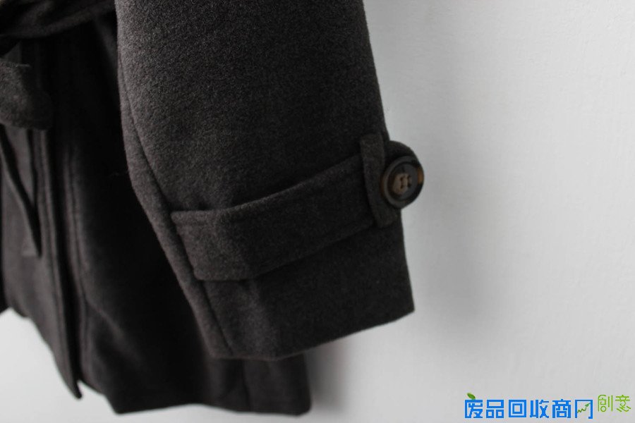 八圆扣附绑绳毛呢风衣外套
