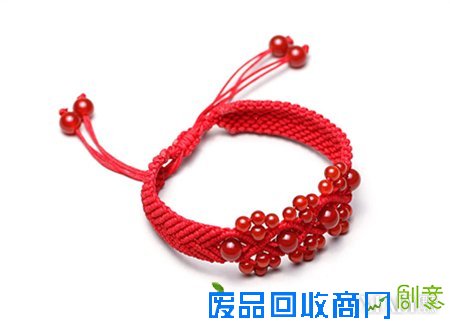 【图】红绳手工编织手链图片欣赏 详细讲解教你编制红绳手链