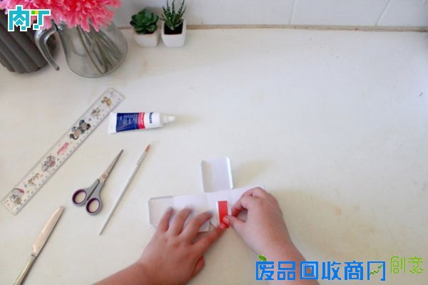可爱的卡纸房子的手工制作方法图解教程◆肉丁儿童网