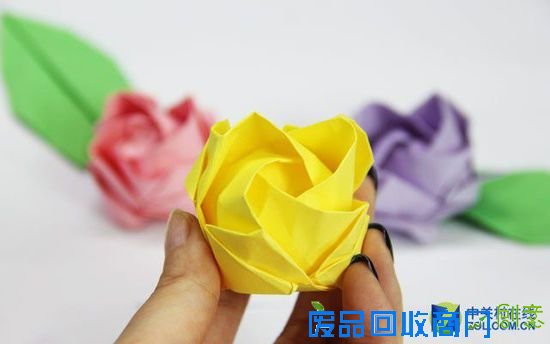 折纸时代1.4：世界接吻日 纸玫瑰助兴