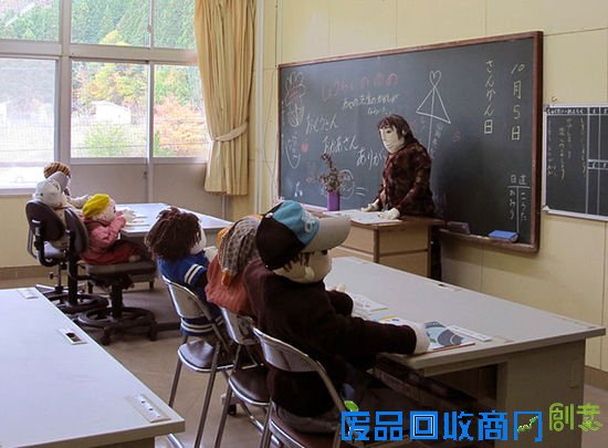 日本老人缝布偶代替去世者村庄气氛诡异(组图)