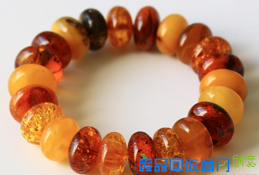 你知道吗?琥珀手串珠链颗数的数量是很有讲究的。