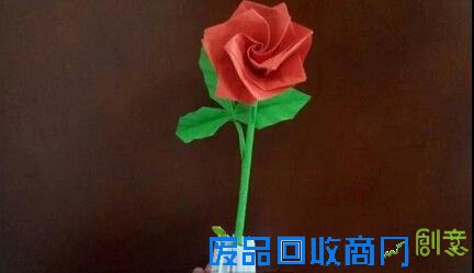 折纸玫瑰花步骤图解-简单玫瑰花