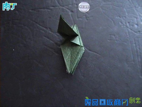 50种纸玫瑰的折法之带枝叶纸玫瑰花折纸方法图解 玫瑰花叶折法╭★肉丁网