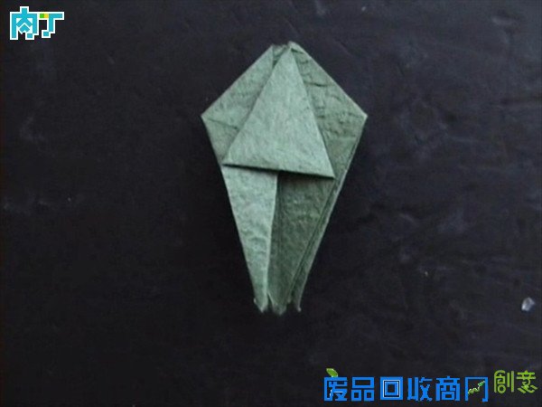 50种纸玫瑰的折法之带枝叶纸玫瑰花折纸方法图解 玫瑰花叶折法╭★肉丁网