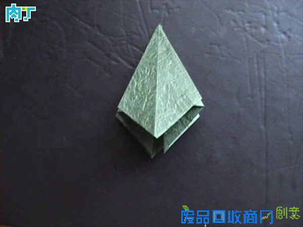 50种纸玫瑰的折法之带枝叶纸玫瑰花折纸方法图解 玫瑰花叶折法╭★肉丁网