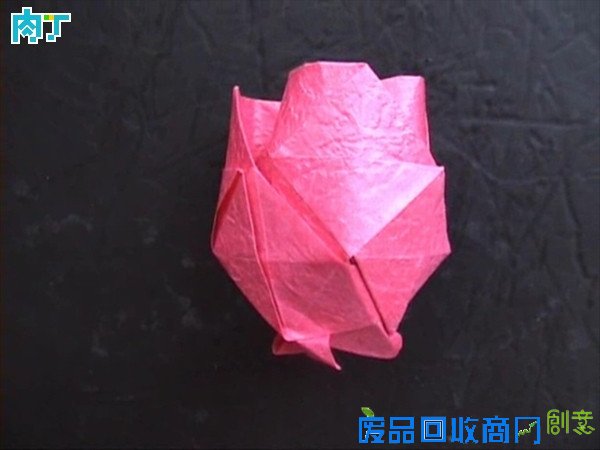 50种纸玫瑰的折法之带枝叶纸玫瑰花折纸方法图解 玫瑰花叶折法╭★肉丁网