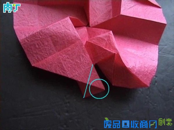 50种纸玫瑰的折法之带枝叶纸玫瑰花折纸方法图解 玫瑰花叶折法╭★肉丁网