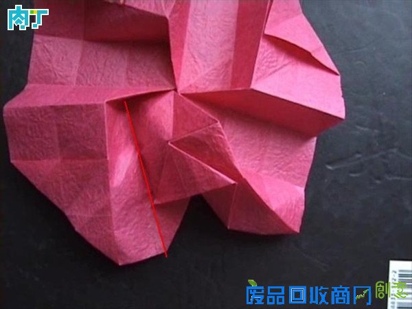 50种纸玫瑰的折法之带枝叶纸玫瑰花折纸方法图解 玫瑰花叶折法╭★肉丁网