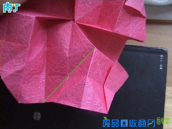 50种纸玫瑰的折法之带枝叶纸玫瑰花折纸方法图解 玫瑰花叶折法╭★肉丁网