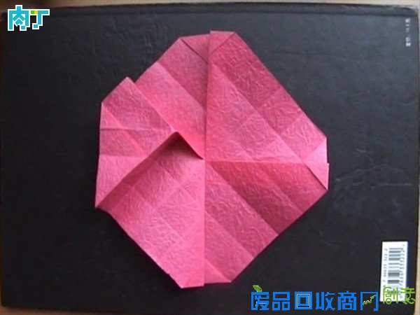 50种纸玫瑰的折法之带枝叶纸玫瑰花折纸方法图解 玫瑰花叶折法╭★肉丁网