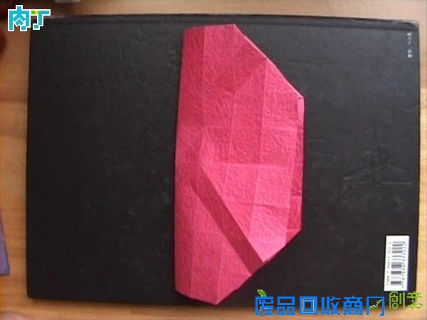 50种纸玫瑰的折法之带枝叶纸玫瑰花折纸方法图解 玫瑰花叶折法╭★肉丁网