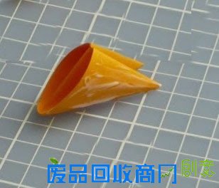 旧杂志制作三角插纸菠萝折法╭★肉丁网