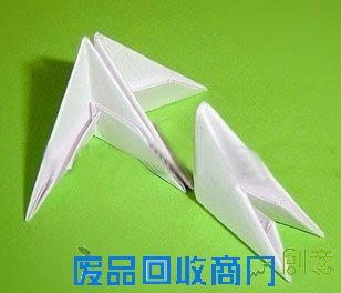 旧杂志制作三角插纸菠萝折法╭★肉丁网