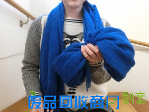 日媒教你学会大蝴蝶结围巾系法 时尚感倍增