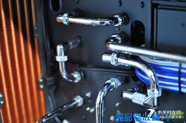 「Z玩主」硬派金属风格 天价信仰神机