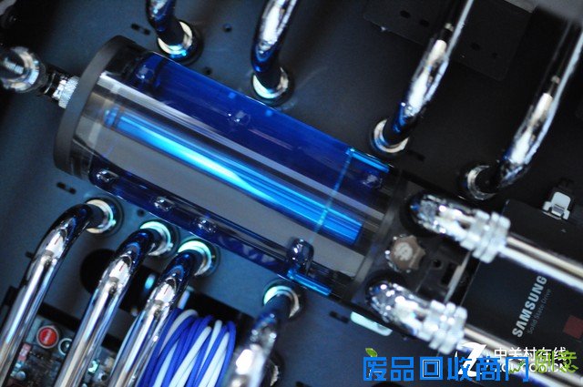 「Z玩主」硬派金属风格 天价信仰神机 