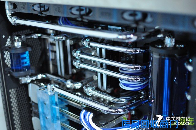 「Z玩主」硬派金属风格 天价信仰神机 