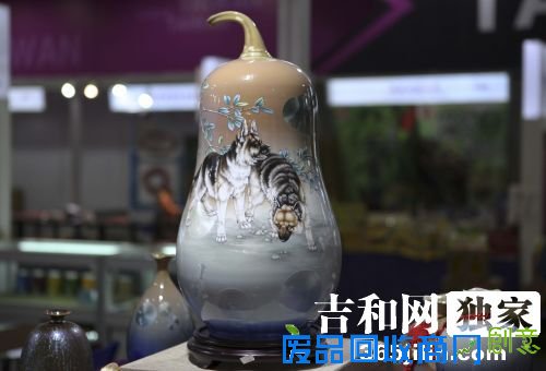 东北亚博览会国际商品展19日闭幕 这些精美的工艺品等你来淘 台湾结晶釉 本组图片 东亚经贸新闻记者 张秋磊