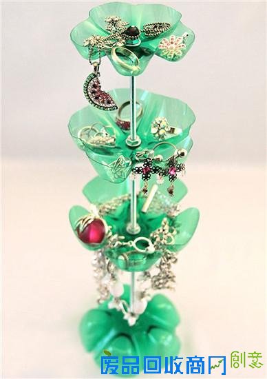 废弃塑料瓶为艺术使出了72变