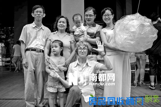 塑料瓶DIY灯笼 瑞士艺术家好巧手