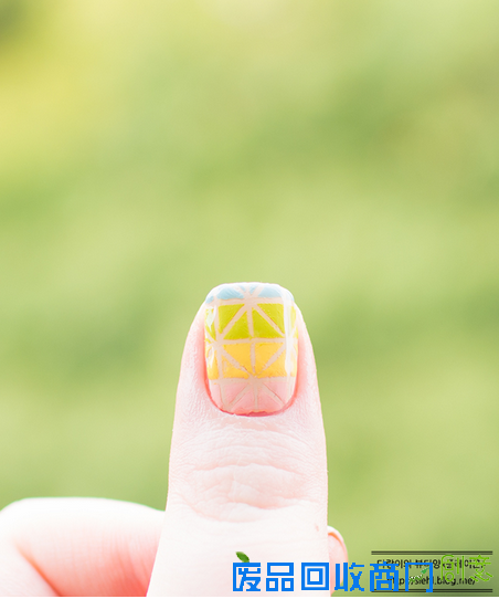 自己DIY省下五百块！玻璃甲条纹甲在家这样做