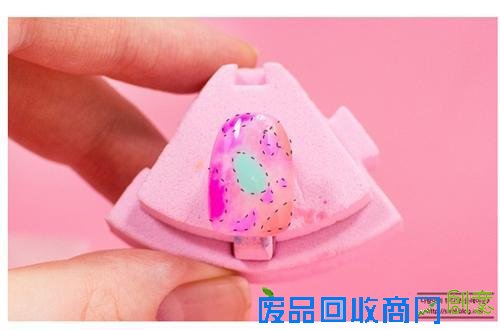 自己DIY省下五百块!玻璃甲条纹甲在家这样做