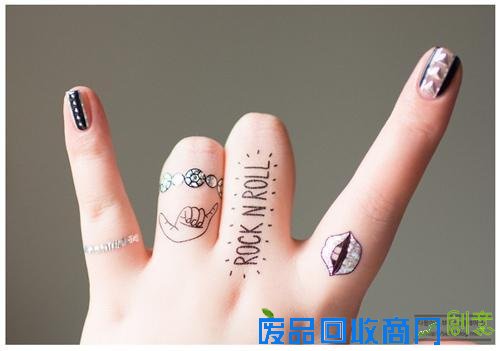 自己DIY省下五百块！玻璃甲条纹甲在家这样做