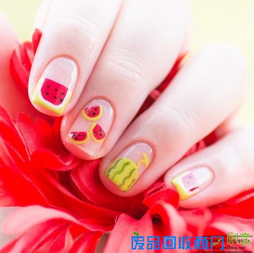 自己DIY省下五百块！玻璃甲条纹甲在家这样做