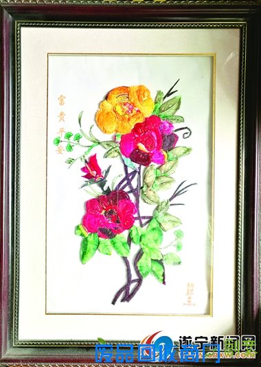 遂宁七旬老人巧手编织手工艺品