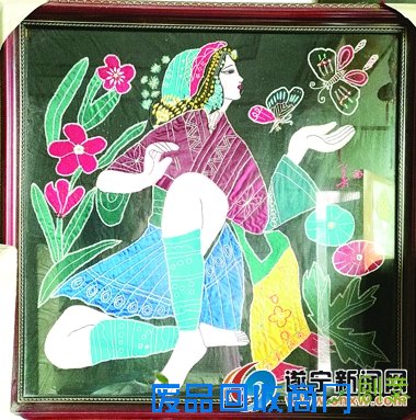 遂宁七旬老人巧手编织手工艺品