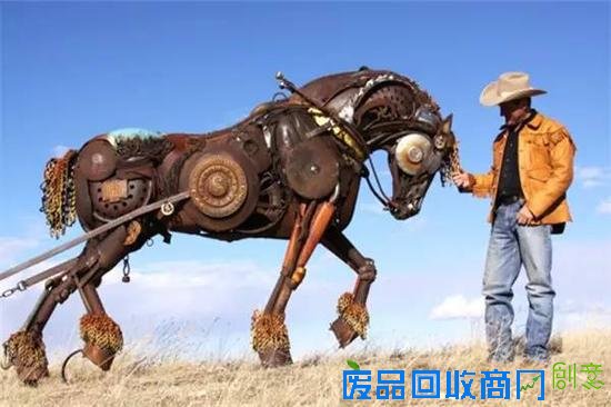 巧用废弃金属 知名雕塑家教你做出精美马形雕塑