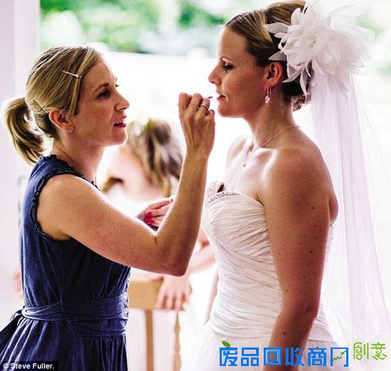 英国最节俭新娘婚礼用品全靠手工制作省10万开支