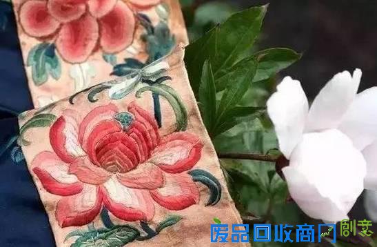 刺绣，这股风在时尚圈怎么刮，终究还是没有中国来的细腻