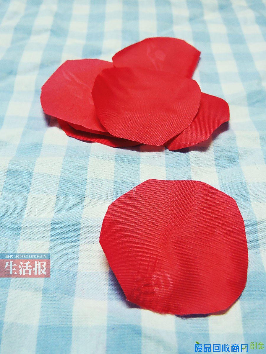 高清图：剪贴拼碎布变玫瑰花 跟着手工达人一起学