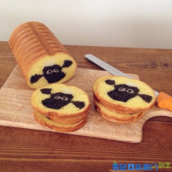 将儿子的涂鸦作品制作成面包火遍全球
