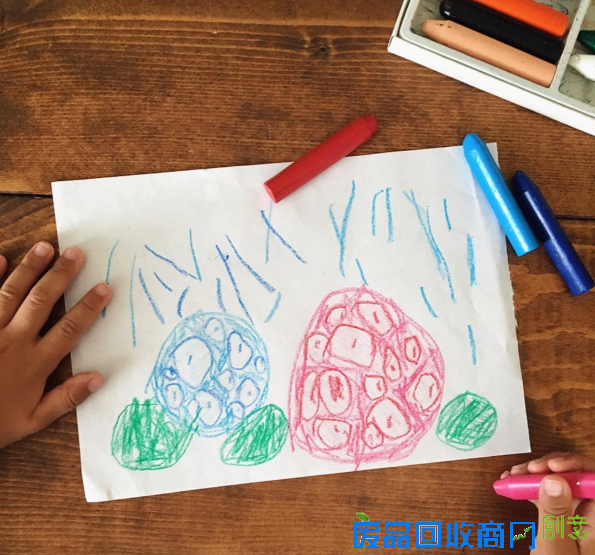 将儿子的涂鸦作品制作成面包火遍全球